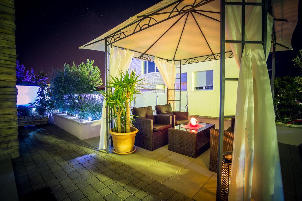 Apartment Falcon Stari Grad  Kamer foto