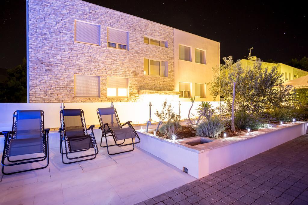 Apartment Falcon Stari Grad  Kamer foto