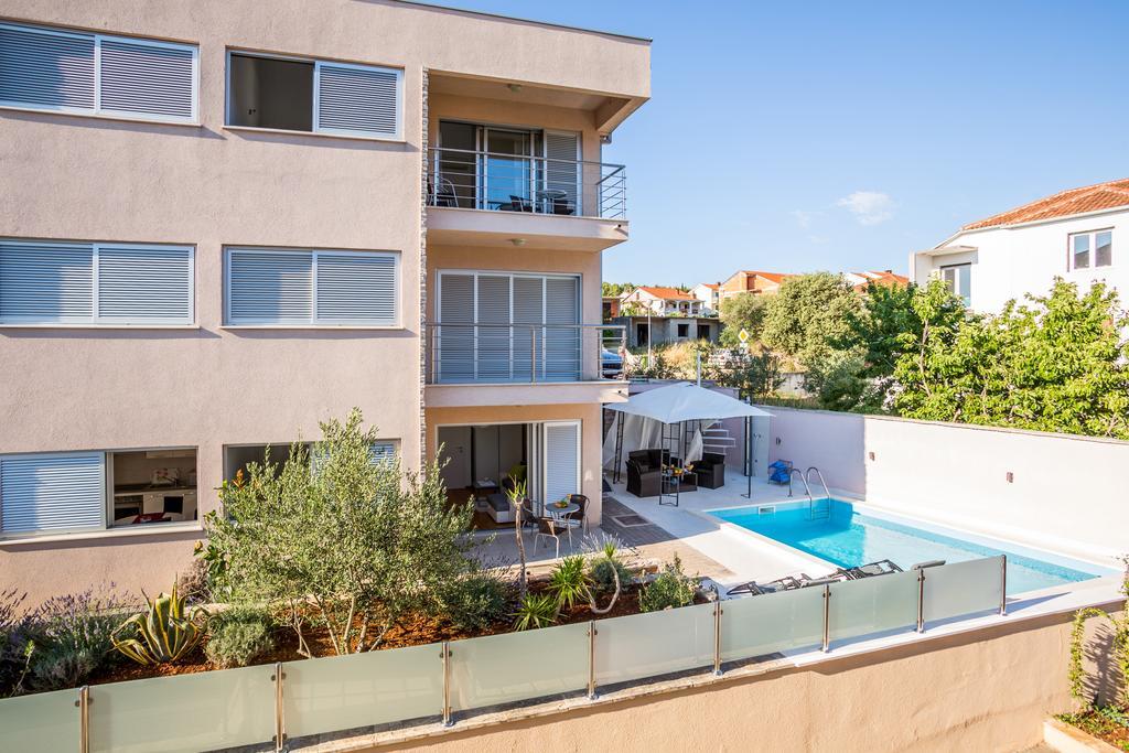 Apartment Falcon Stari Grad  Kamer foto