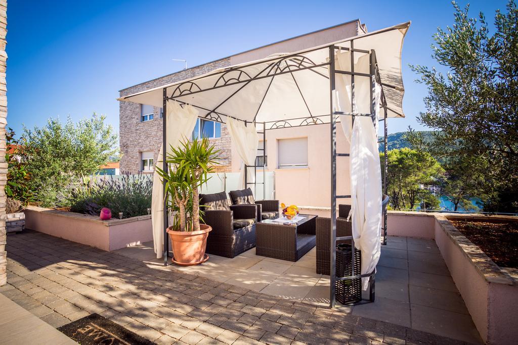 Apartment Falcon Stari Grad  Kamer foto