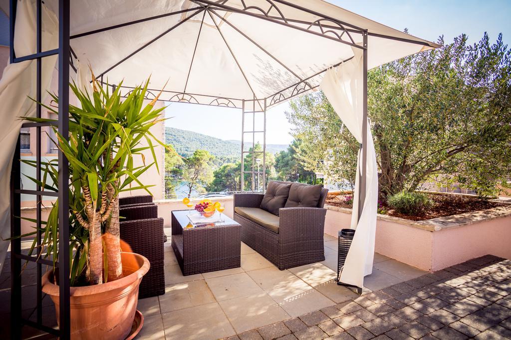 Apartment Falcon Stari Grad  Kamer foto