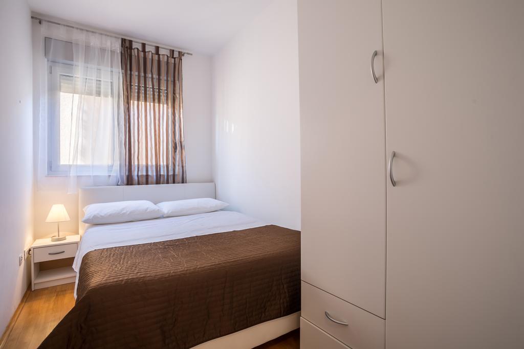 Apartment Falcon Stari Grad  Kamer foto