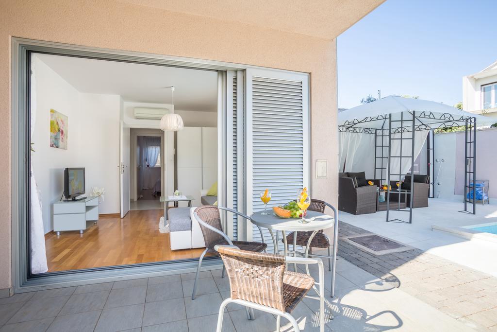 Apartment Falcon Stari Grad  Kamer foto