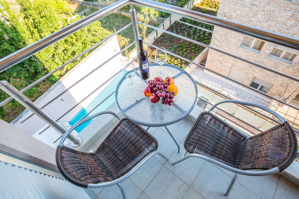 Apartment Falcon Stari Grad  Kamer foto
