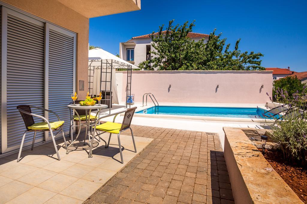 Apartment Falcon Stari Grad  Kamer foto