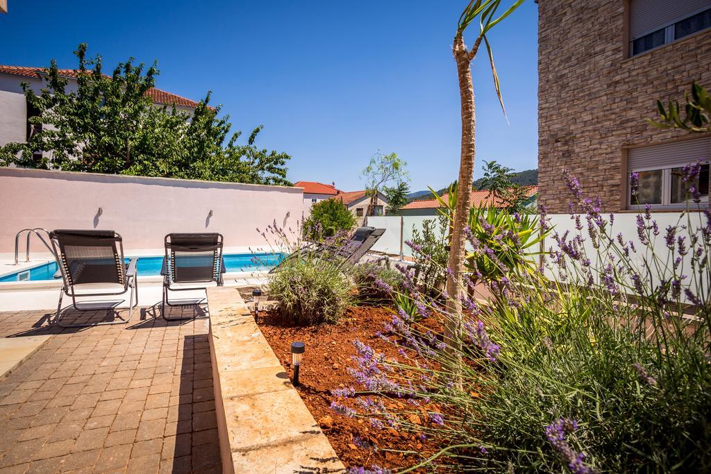 Apartment Falcon Stari Grad  Kamer foto