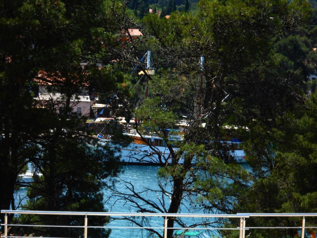 Apartment Falcon Stari Grad  Buitenkant foto